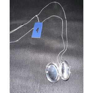 Locket necklace! NWT